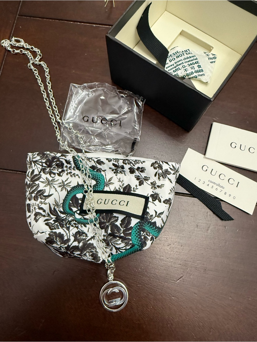 Gucci interlocking G necklace